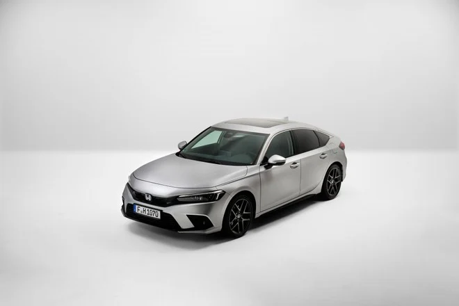 Honda Civic e:HEV: la vernice più argentata del mondo